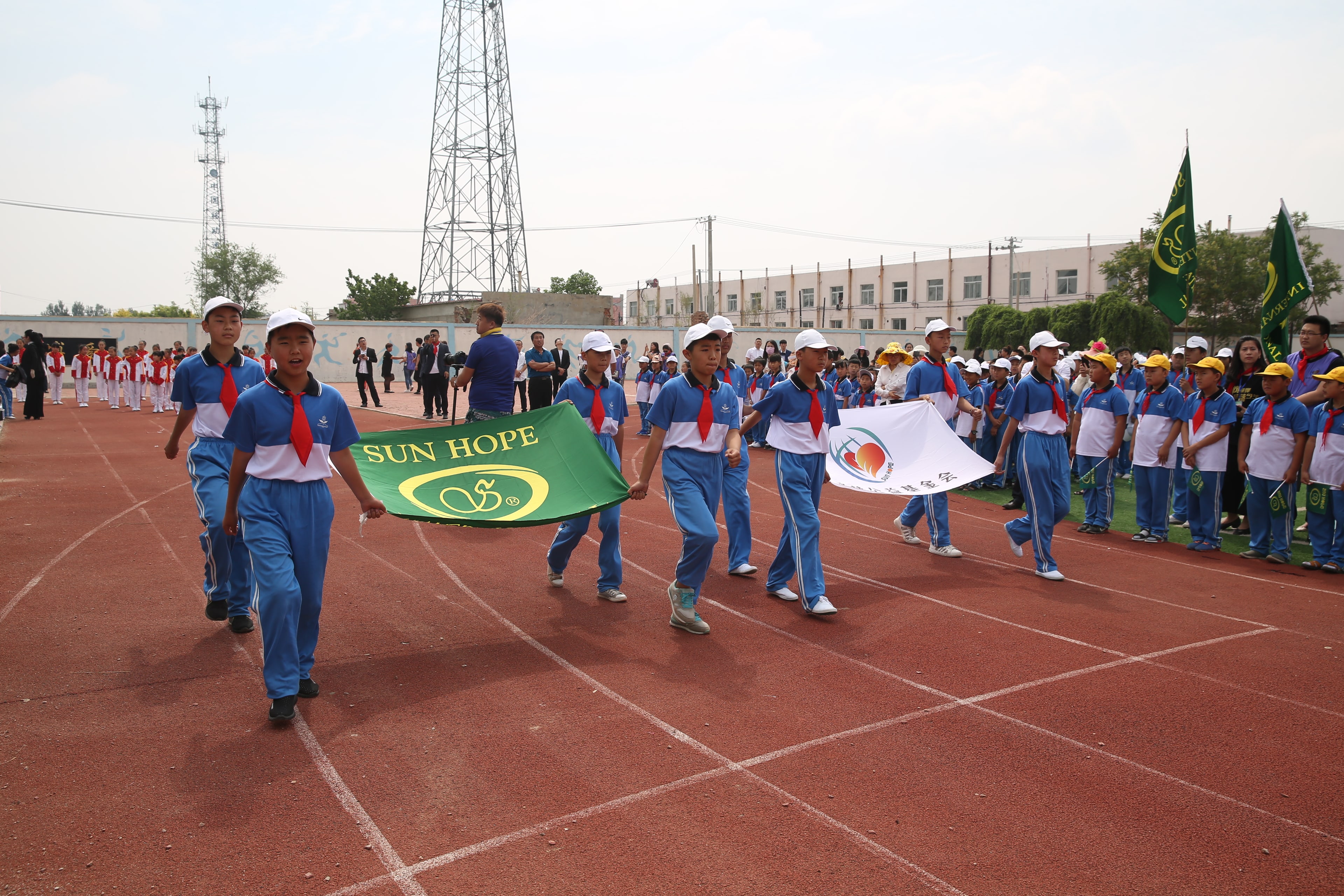 第98所 阜新市彰武县二道河子米兰体育平台官方网站-米兰(中国)
佟玲小学 第98所 阜新市彰武县二道河子米兰体育平台官方网站-米兰(中国)
佟玲小学