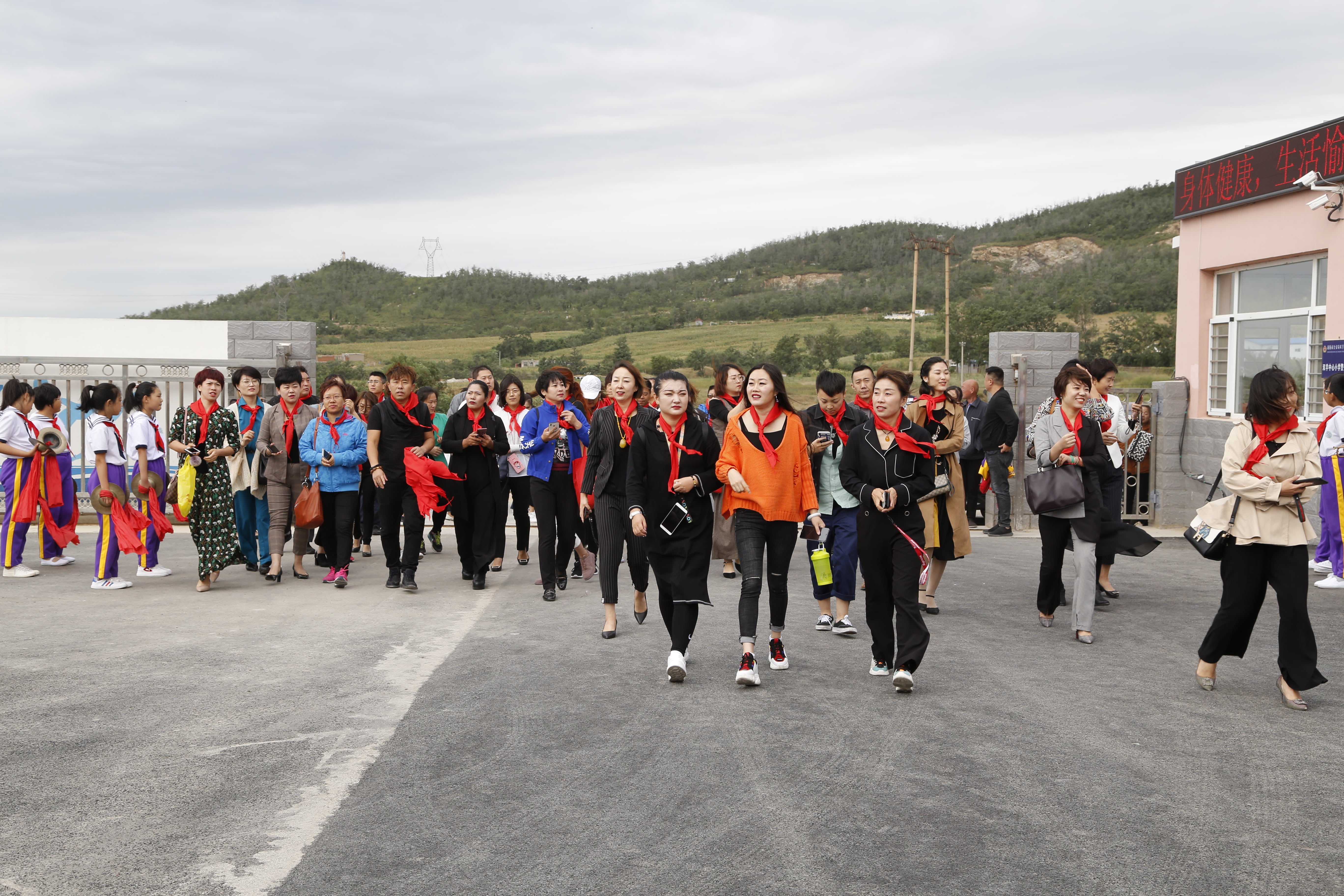 第163所 凌海市双羊镇米兰体育平台官方网站-米兰(中国)
孙翔宇小学